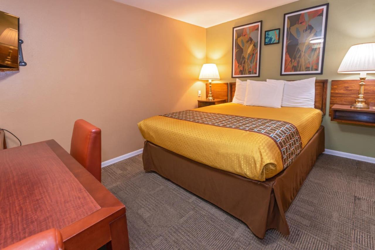 Far West Motel Forks Bagian luar foto
