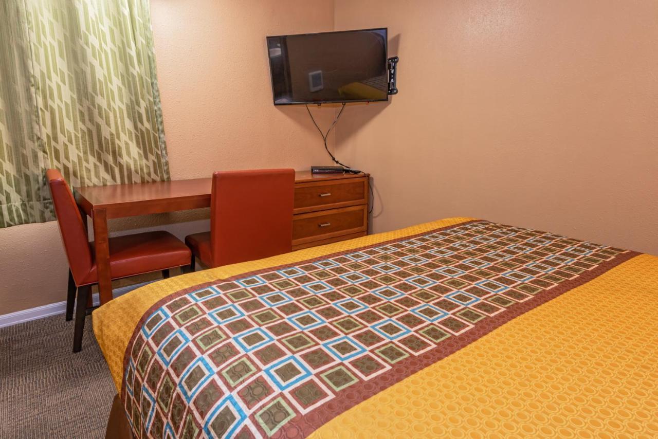Far West Motel Forks Bagian luar foto