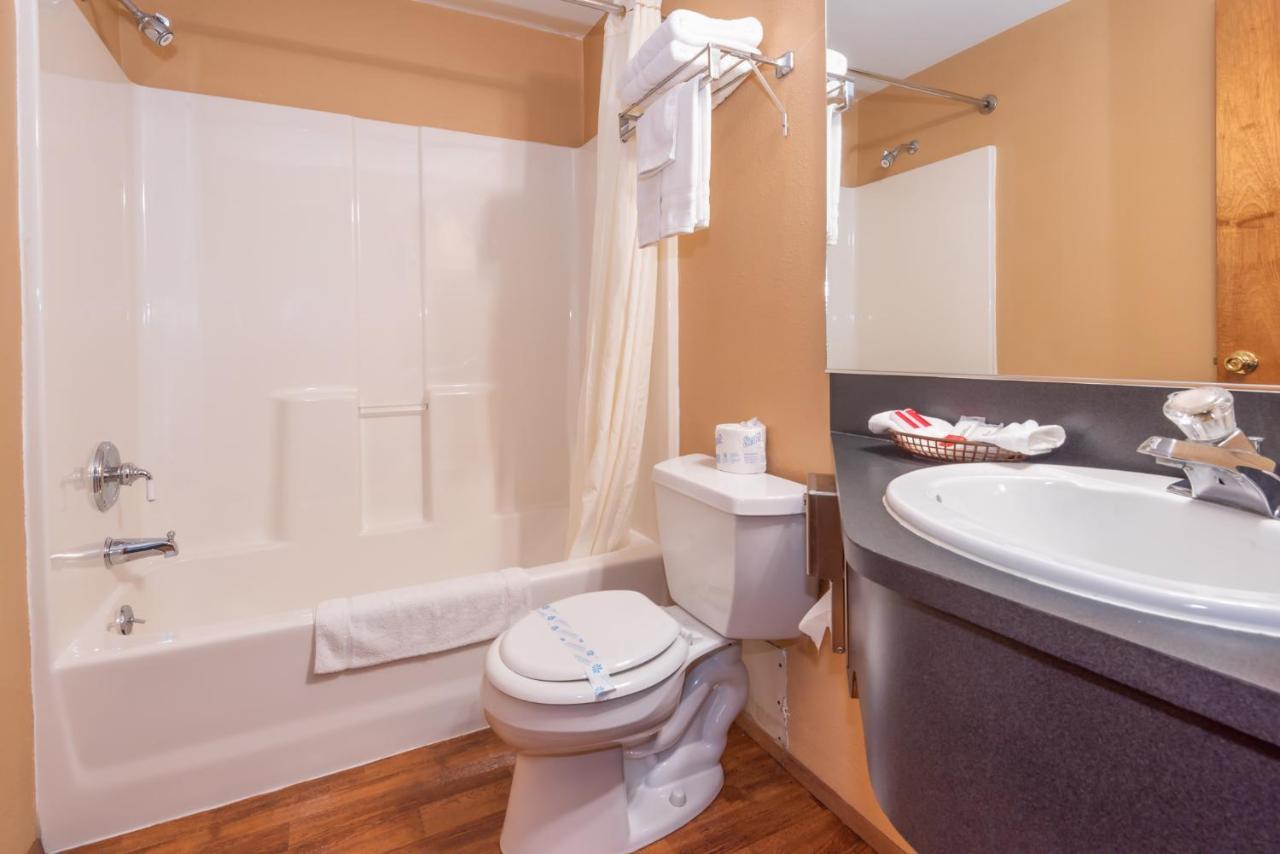 Far West Motel Forks Bagian luar foto